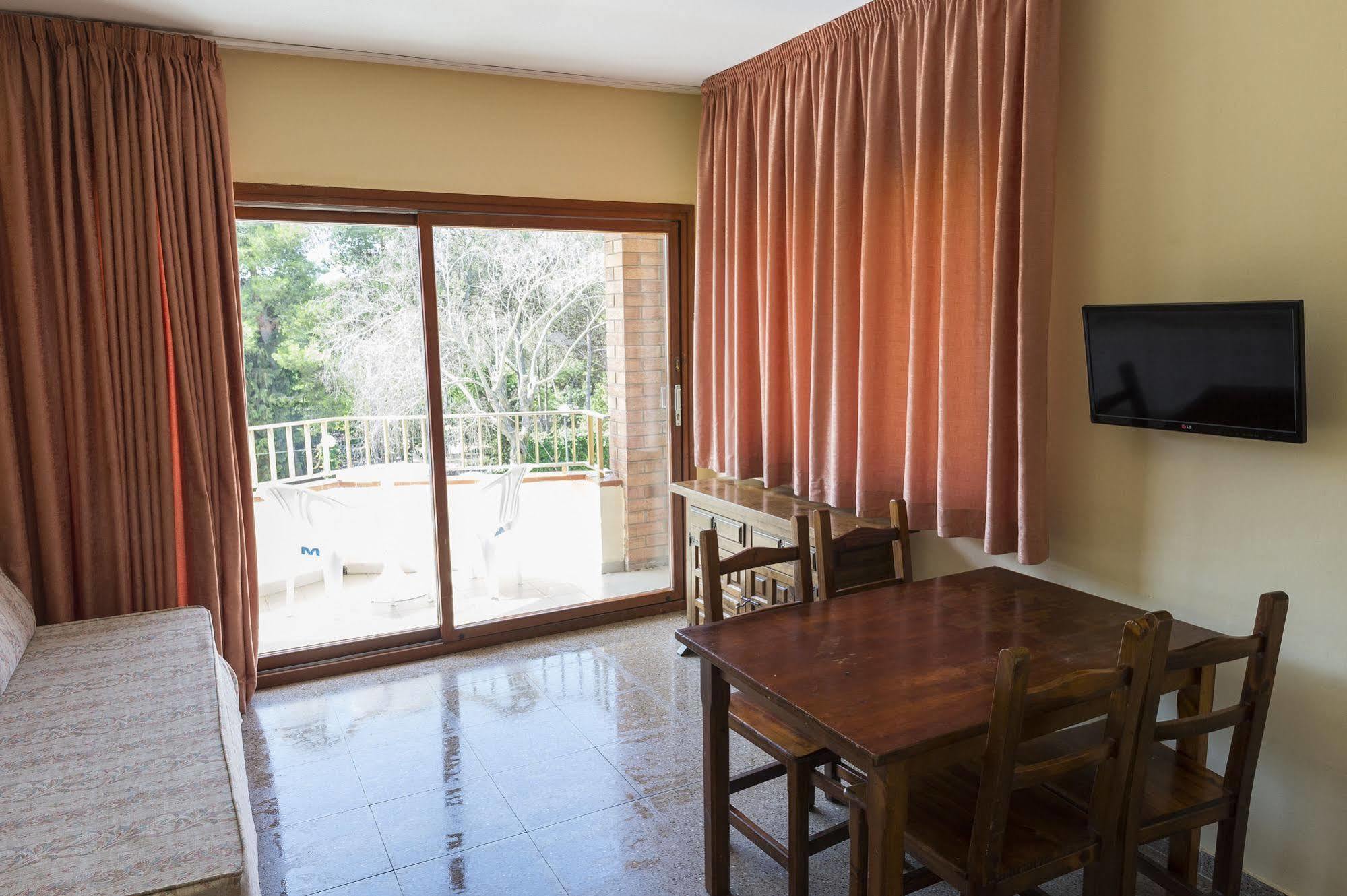 Mariposas Aparthotel 2*